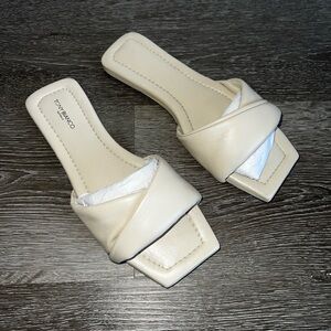 Tony Bianco Echo Flat Sandals Sz US 6 Color Vanilla Nappa